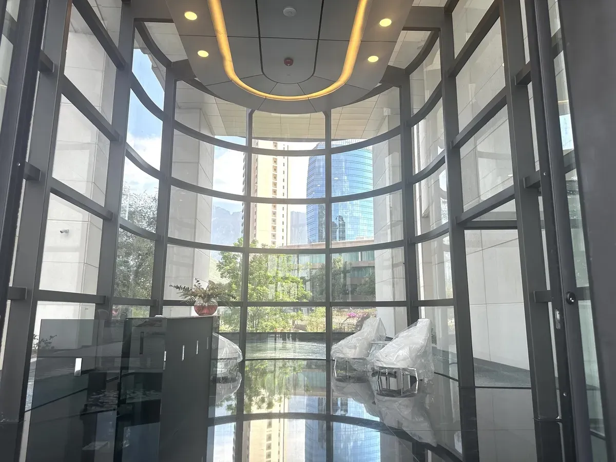 Salas de trabajo y reuniones de Torre Saqqara